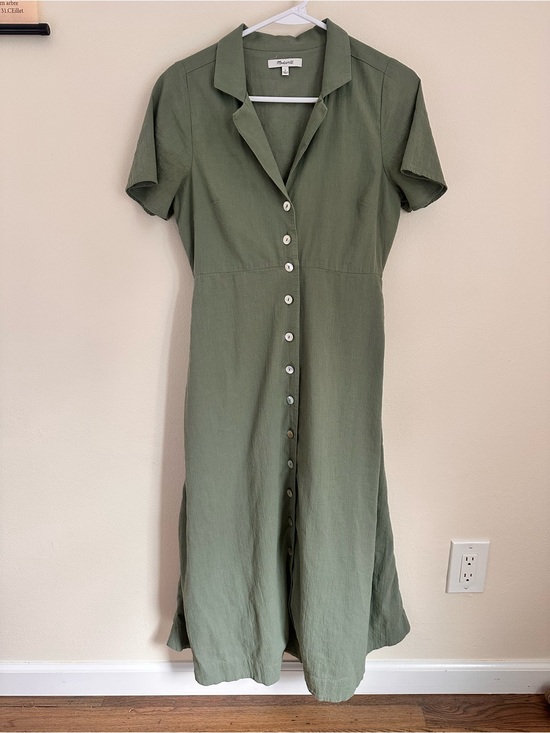 Madewell Dresses & Skirts - Madewell Light Olive Green Short-Sleeve Button Midi Dress